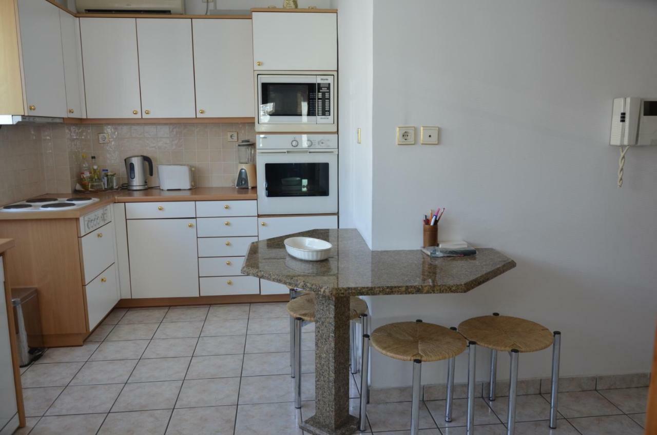 Perfect Beachfront Apartment Athen Exterior foto